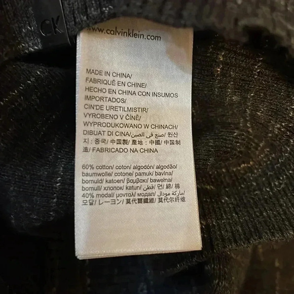 Calvin Klein v neck sweater - Picture 6 of 6